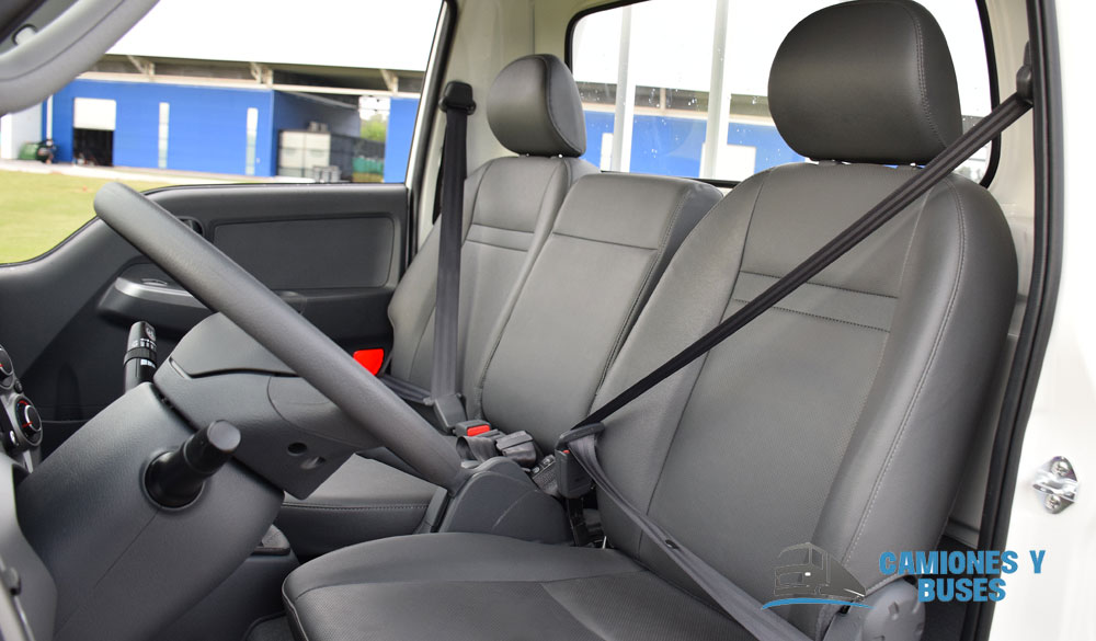 interior Kia k2500