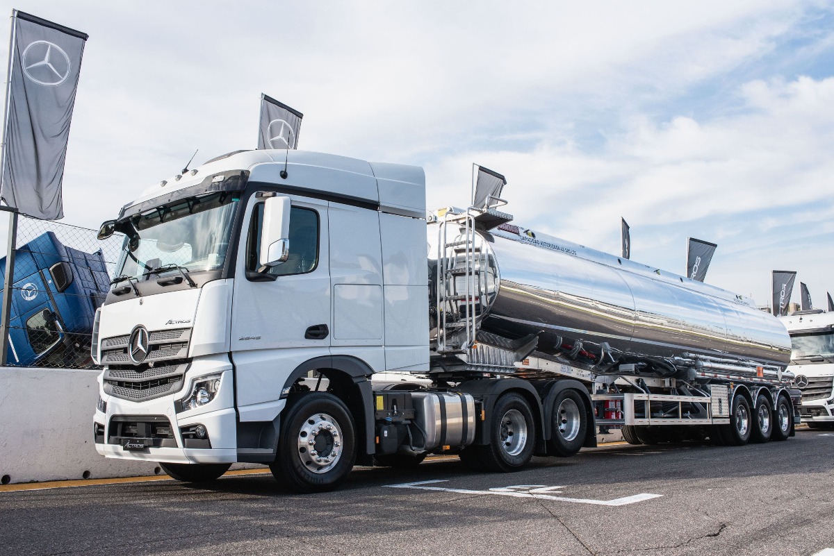 Mercedes-Benz Actros 2548