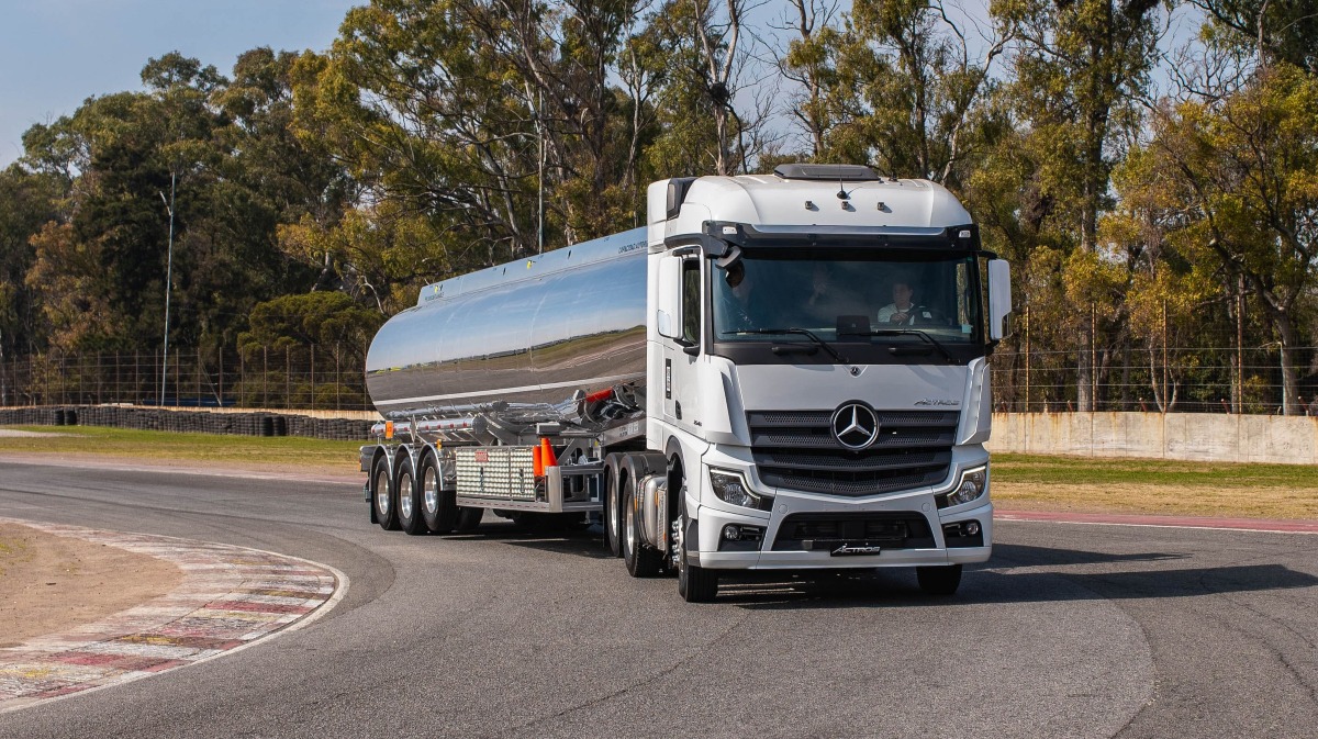 Mercedes-Benz Actros 2548