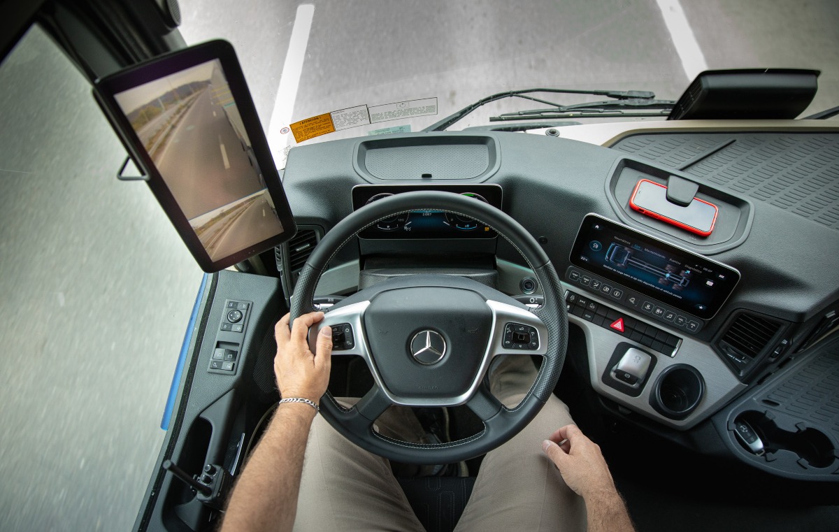 Mercedes-Benz Actros 2548
