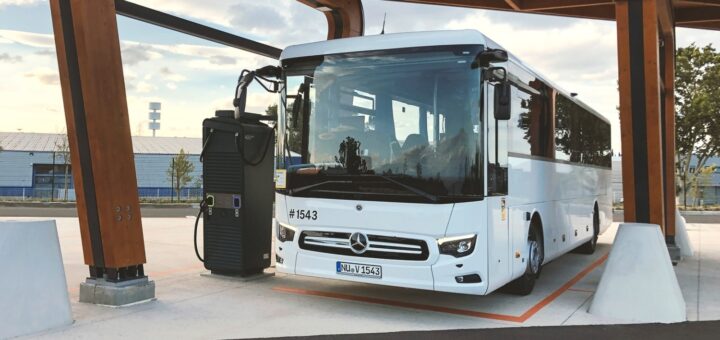 Mercedes-Benz buses eléctricos cargadores Daimler Alemania