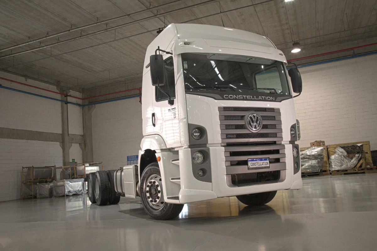 Volkswagen Constellation 25.380 6x2 BR