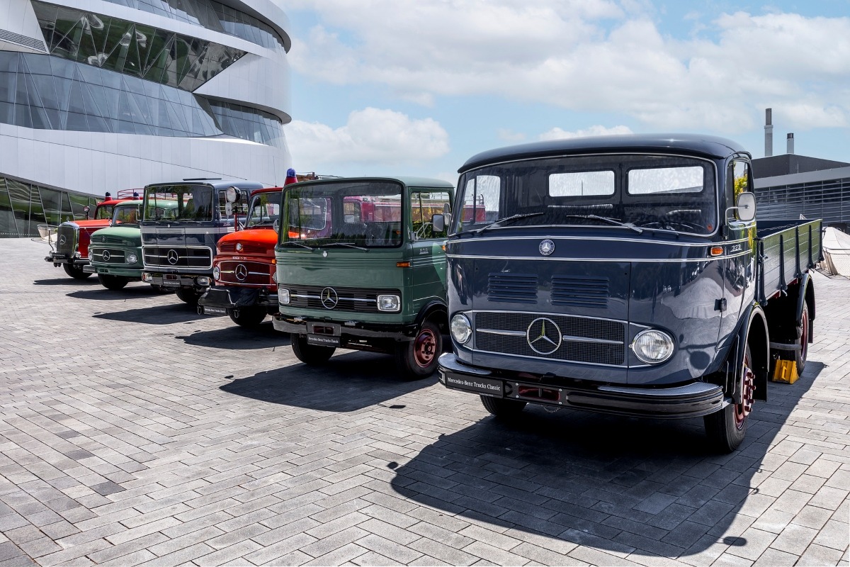Museo de Stuttgart 130 años camiones Mercedes-Benz