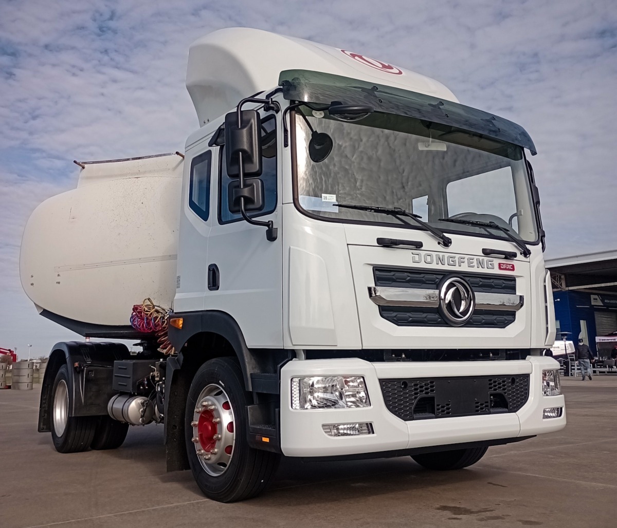 Dongfeng Captain D 1830 Tractor