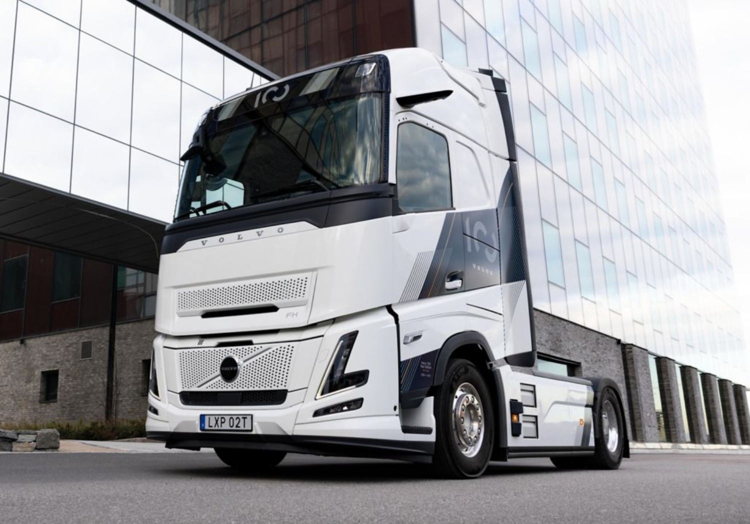 Volvo FH 100 Years Edition